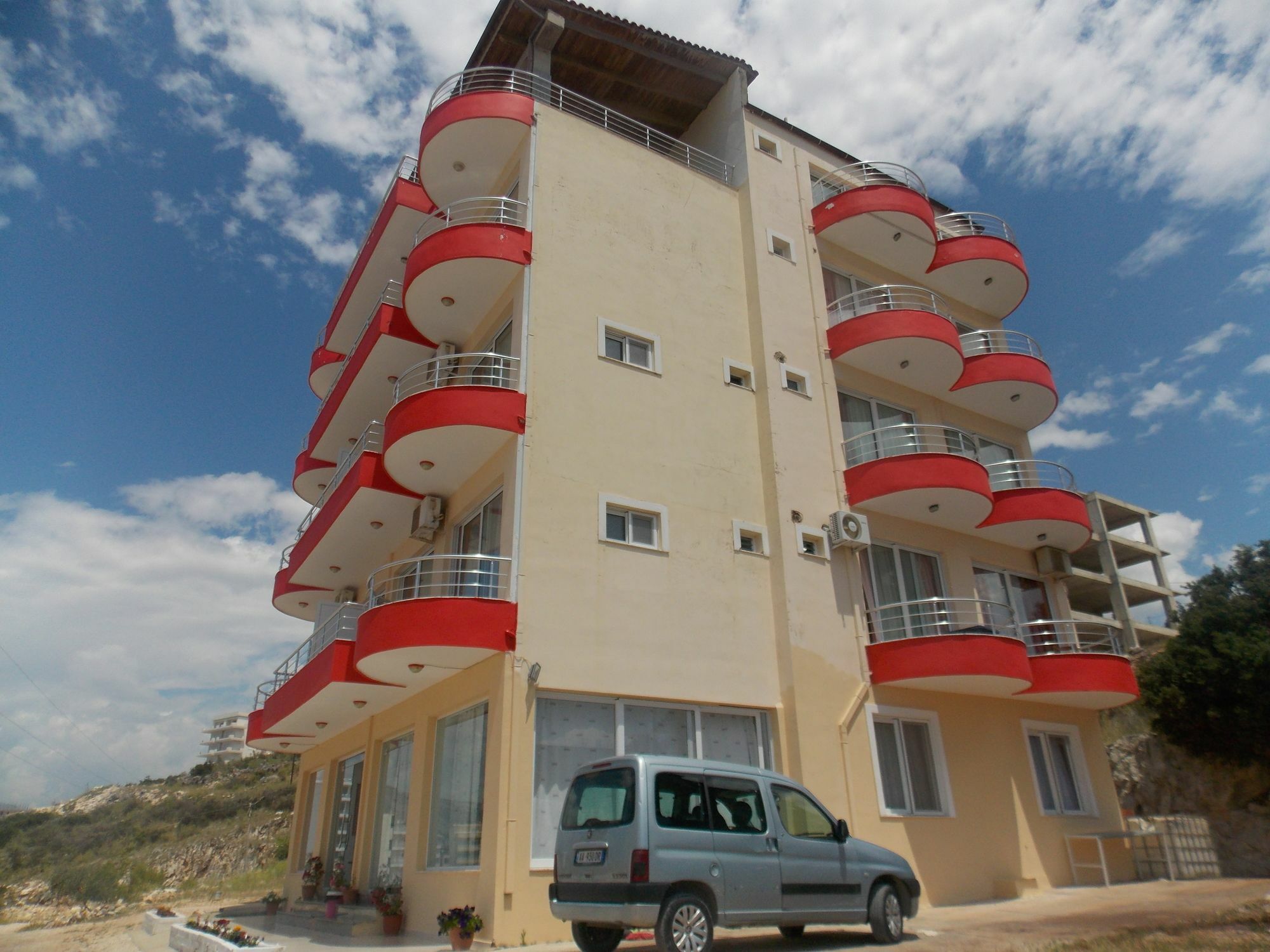 Damian Sarandë