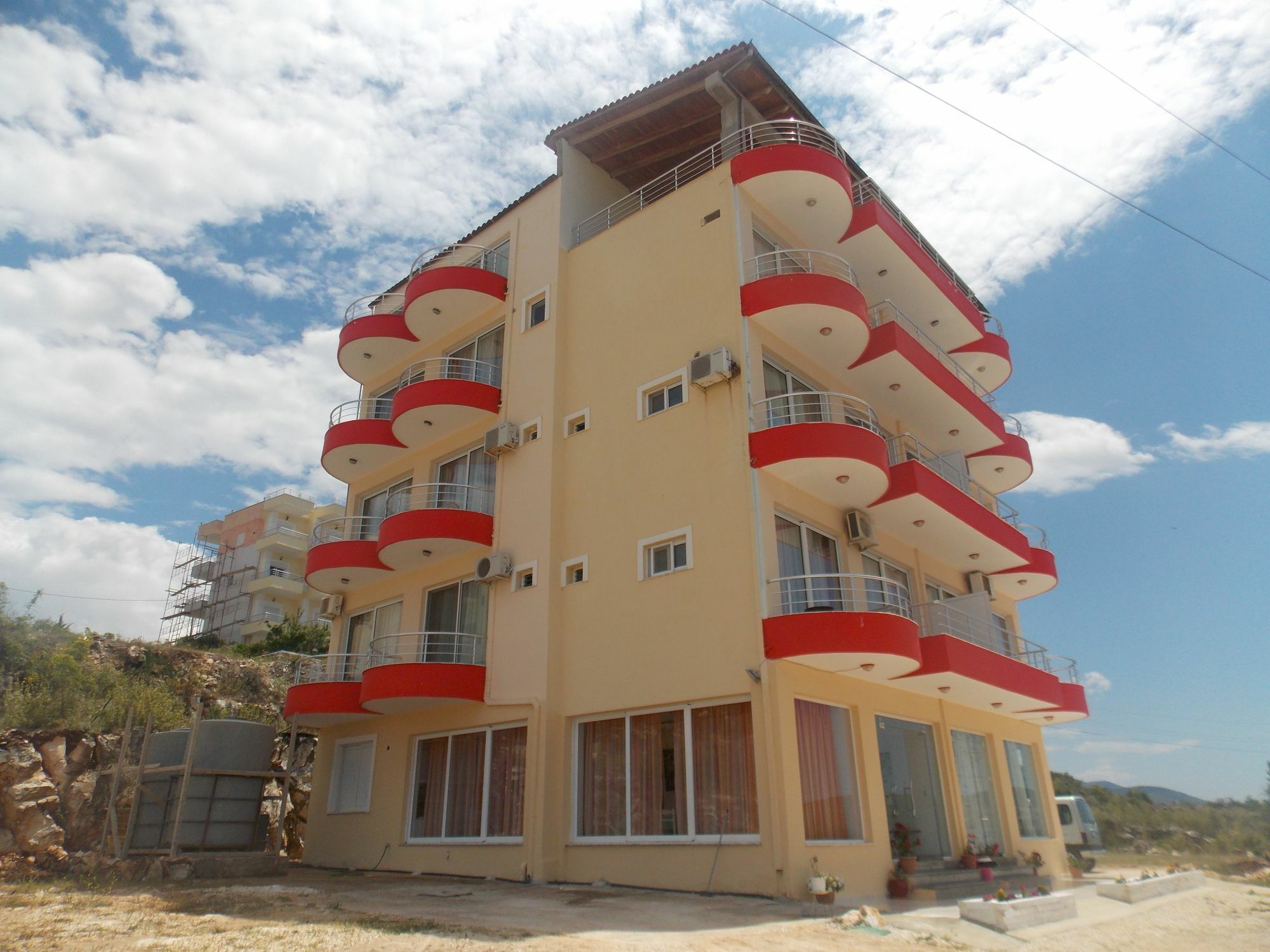 Damian Hotel