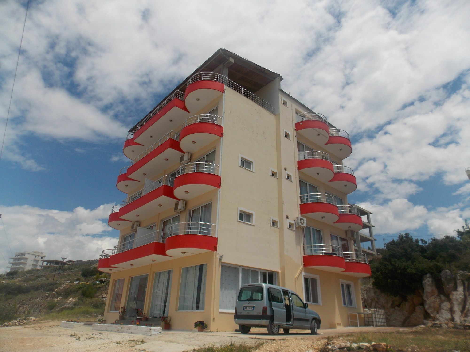 Damian 2* Sarande